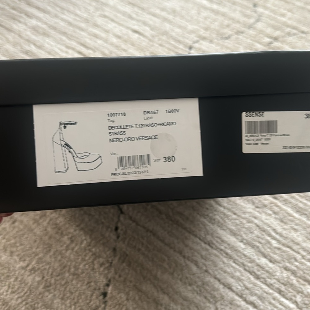 Versace heels size 38 - Picture 5 of 5